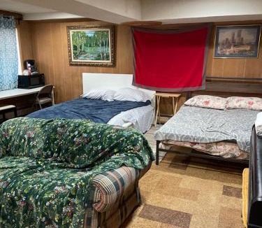Silver Spring House | De Luxe Suite with King Size Bed