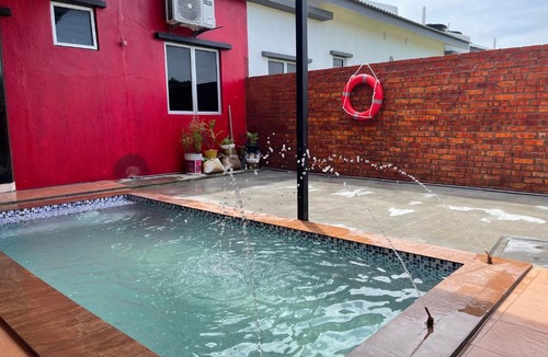 Si Rusa House | De.One Homestay