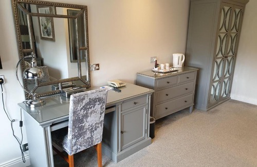 Warley Hotel | De Rougemont Manor