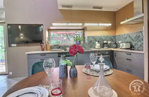 Saint-Clet House | De Rulinen - Orchard side