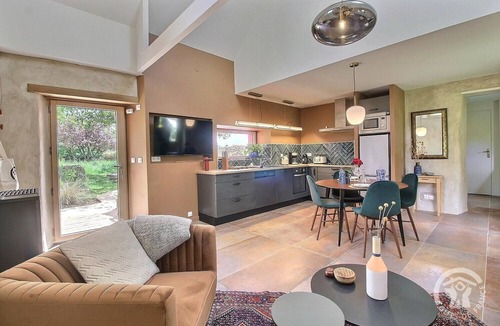 Saint-Clet House | De Rulinen - Orchard side