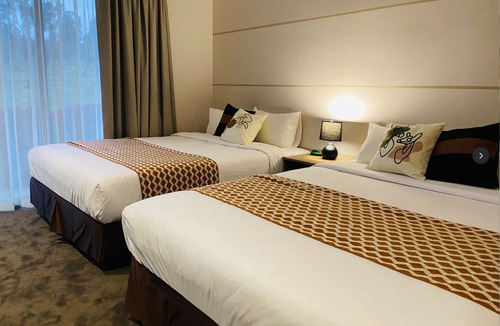 Dixons Creek Hotel | De'Vine Escape