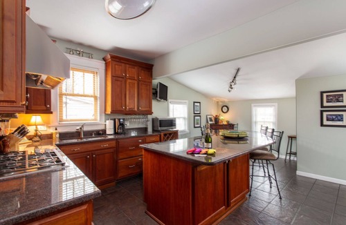 Historic Edgefield House | Deacon's House | TV Show "Nashville" | 2BR