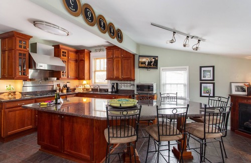 Historic Edgefield House | Deacon's House | TV Show "Nashville" | 2BR