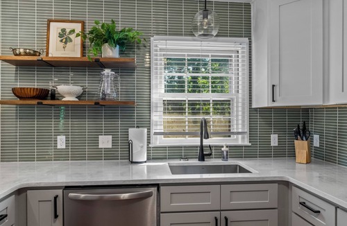 Winston - Salem House | Deacon Stays: The Oak Crest - Walk to The Grounds
