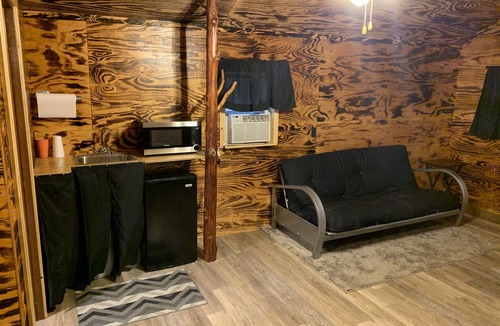 Eminence Cabin | Deadwood Acres cabin #1
