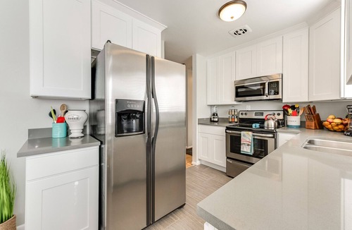 Millcreek House | Deals! Hot Tub, Close to SKI Resorts, Foosball, BBQ, Discount Ski Rentals!