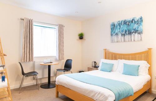 Aylburton Hotel | Deangate Motel