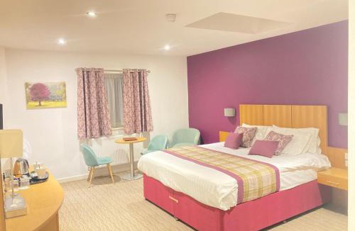 Aylburton Hotel | Deangate Motel