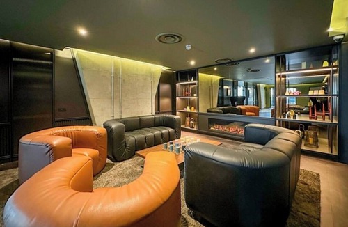 Manchester City Centre Apartment | Deansgate Suite - LuxeSpa - Skyline - Breakfast