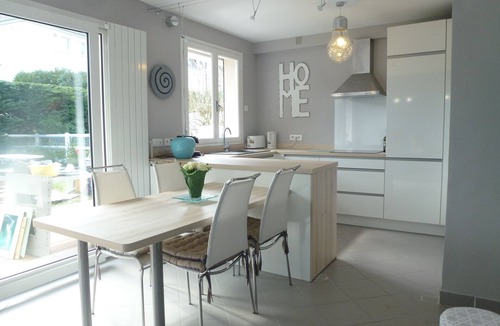 Deauville City Centre Apartment | DEAUVILLE, APPART AVEC JARDIN clos et équipé, 5 min DE LA MER, 5 Min des GOLF