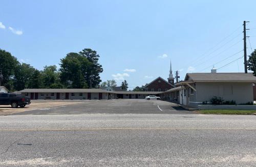 Grove Hill Hotel | Deavers motel