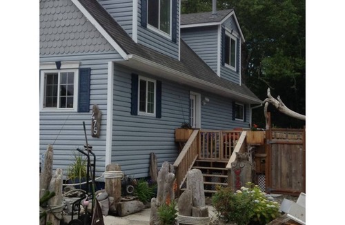 Hammond Bed & Breakfast | Deb’s Dock 420 B&B Mooring #One