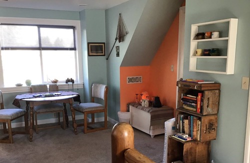 Hammond Bed & Breakfast | Deb’s Dock 420 B&B Mooring #One