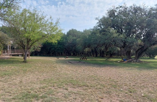 Concan Cabin | Debbie's House: 2 miles from the river, 5 bedroom, 2 bath, sleeps 22