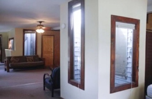 Concan Cabin | Debbie's House: 2 miles from the river, 5 bedroom, 2 bath, sleeps 22