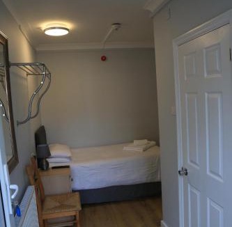 Brunel Bed & Breakfast | Debden Guest House