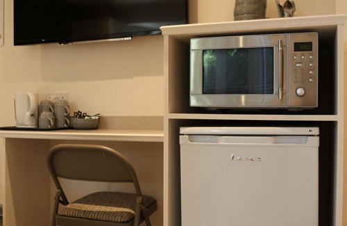 Brunel Bed & Breakfast | Debden Guest House