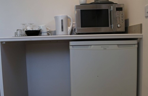 Brunel Bed & Breakfast | Debden Guest House