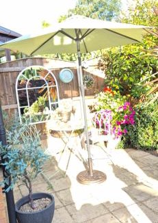 Catshill Bed & Breakfast | Debonair bnb @33