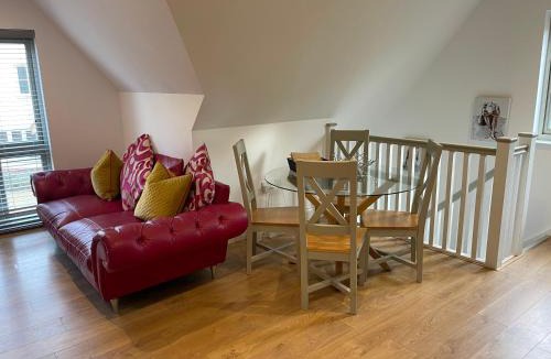 Howlett End House | Debussys Guest House