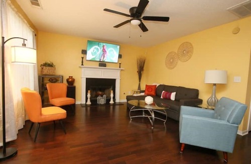 Decatur House | Decatur Escape 4bd/2.5ba home with garage