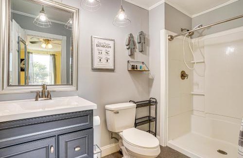 Rosston House | Decatur Farmhouse Getaway w/Deck & Backyard
