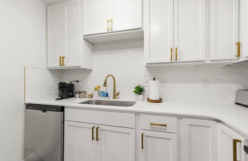 Lafayette House | Decatur Inn 3 KINGS Lux Amenities Fast Wi-Fi