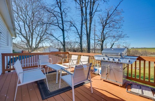 Hershey House | Deck and Grill Convenient Home in Hummelstown