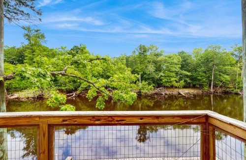 Conway House | Deck and Private Dock! Waccamaw River Retreat