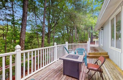 Conway House | Deck and Private Dock! Waccamaw River Retreat