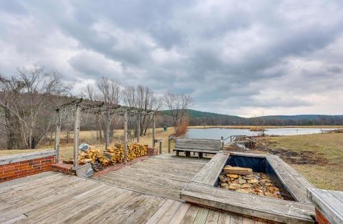 Hodgen House | Deck and Views Spacious Lake House Escape
