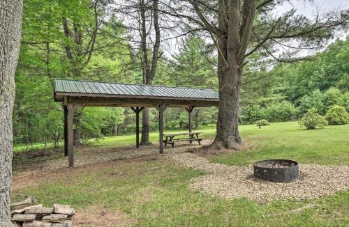 Benezette House | Deck, Fire Pit and Yard Mountain Escape!