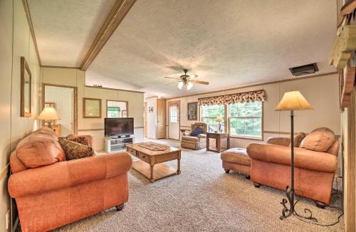 Benezette House | Deck, Fire Pit and Yard Mountain Escape!