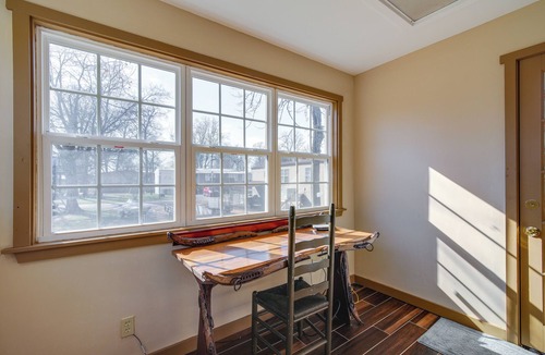 Tunica Cabin | Deck & Fire Pit! Cabin Half-Mi to Tunica Lake