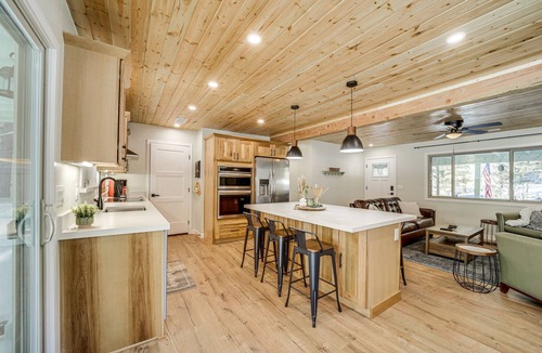 Munds Park Cabin | Deck & Fire Pit: Modern Munds Park Retreat!