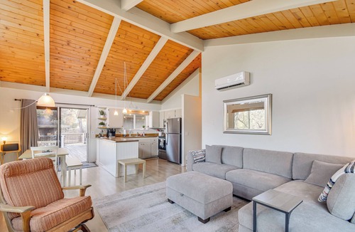 Groveland House | Deck + Fire Pit: Pine Mountain Lake Getaway!