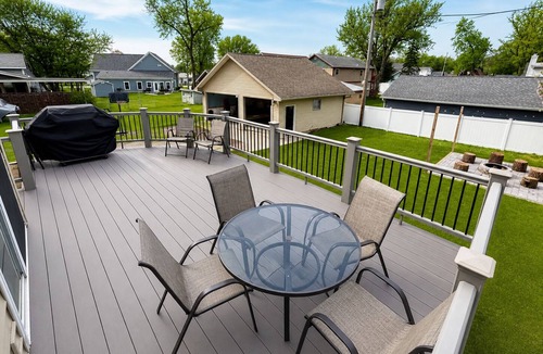 Browns Lake House | Deck + Fire Pit , Walk to Browns Lake Private Beach , Game Rm , Near Lake Geneva