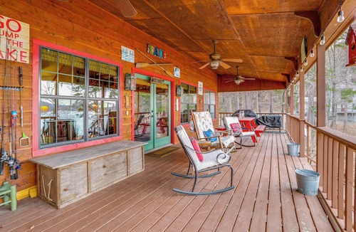 Greers Ferry Cabin | Deck & Fire Pit: Waterfront Cabin in Greers Ferry!