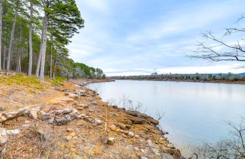 Greers Ferry House | Deck & Fire Pit: Waterfront Cabin in Greers Ferry!