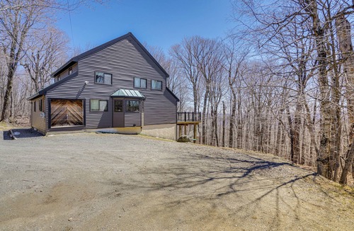 Wilmington House | Deck & Game Room: Family Wilmington Retreat