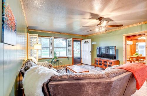 Brownwood House | Deck, Hot Tub & Lake View: Brownwood Home!