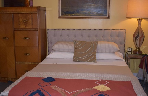 Jeffersonville House | Deck House sleep 4 guests with queen bed, single bed with trundle, private bathroom.