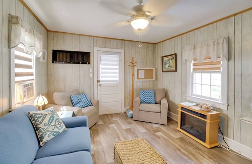 Long Neck Cottage | Deck & Indian River Bay Views: Coastal Cottage