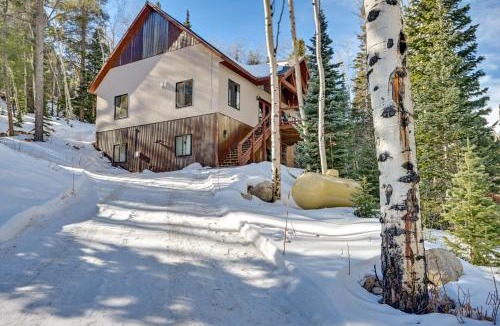 Garfield Apartment | Deck & Mtn Views! Pet-Friendly Duplex in Salida