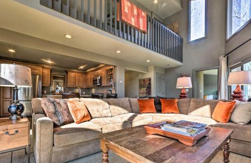 Lake Lure House | Deck & Mtn Views: Resort Home in Rumbling Bald!