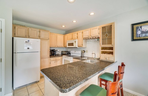 Lake Harmony Apartment | Deck & Pool Access: Lake Harmony Home!