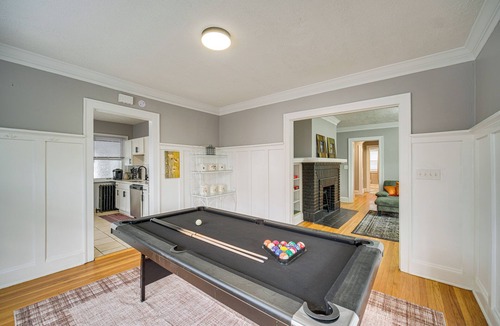 Cleveland Apartment | Deck, Pool Table! Walkable Cleveland Heights Apt