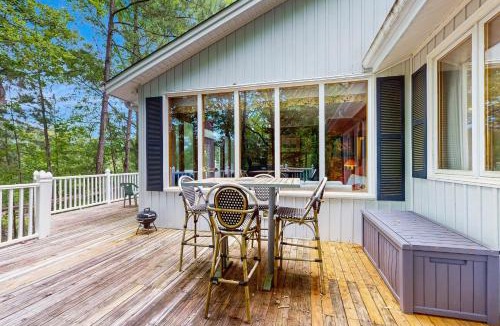 Conway House | Deck & Private Dock! Waccamaw River Retreat