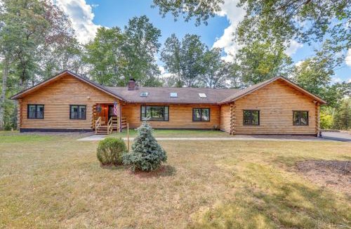 Belle Mead House | Deck, Sauna and Fire Pits Upscale Belle Mead Cabin